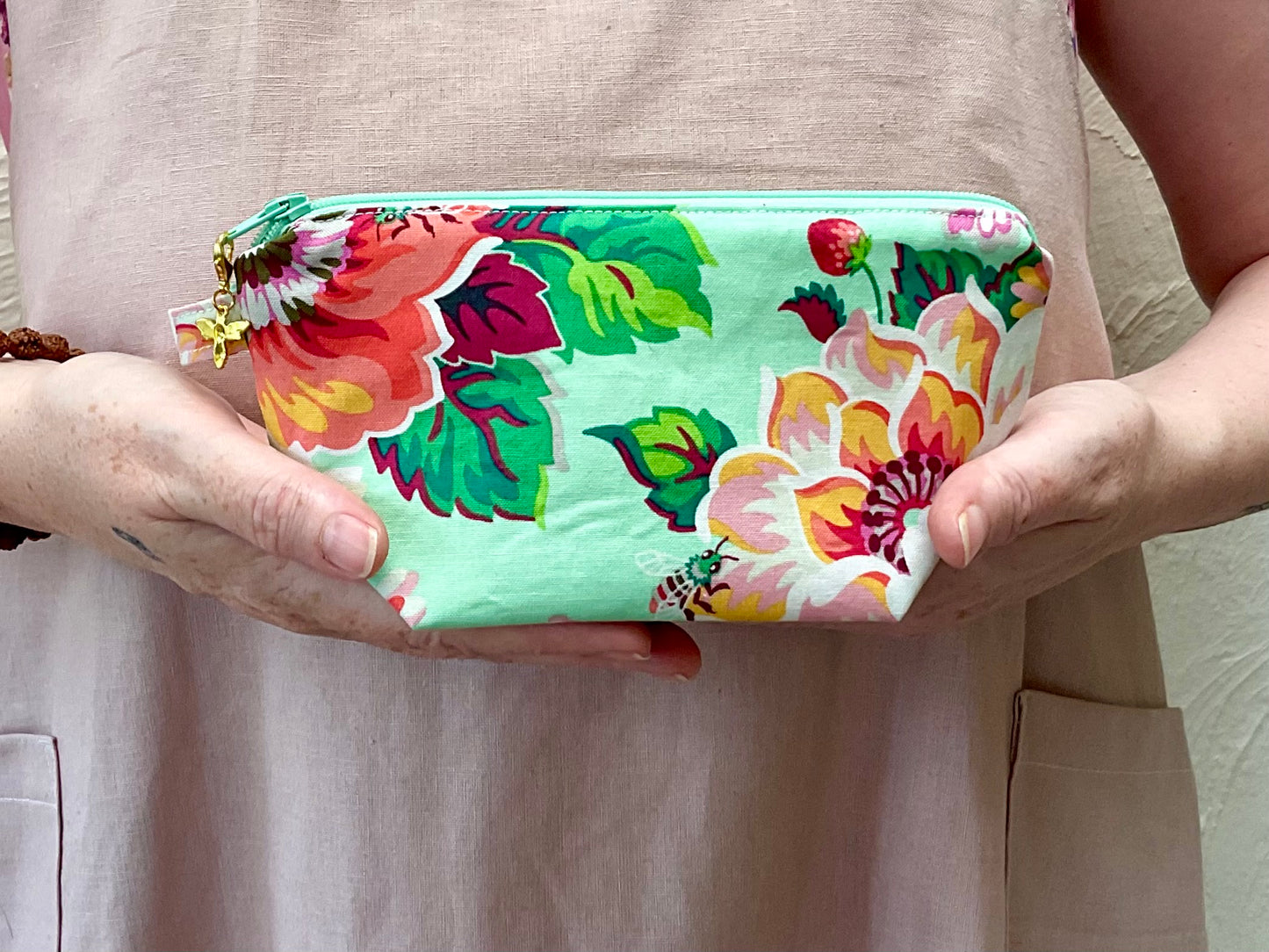 Notions pouch spring green