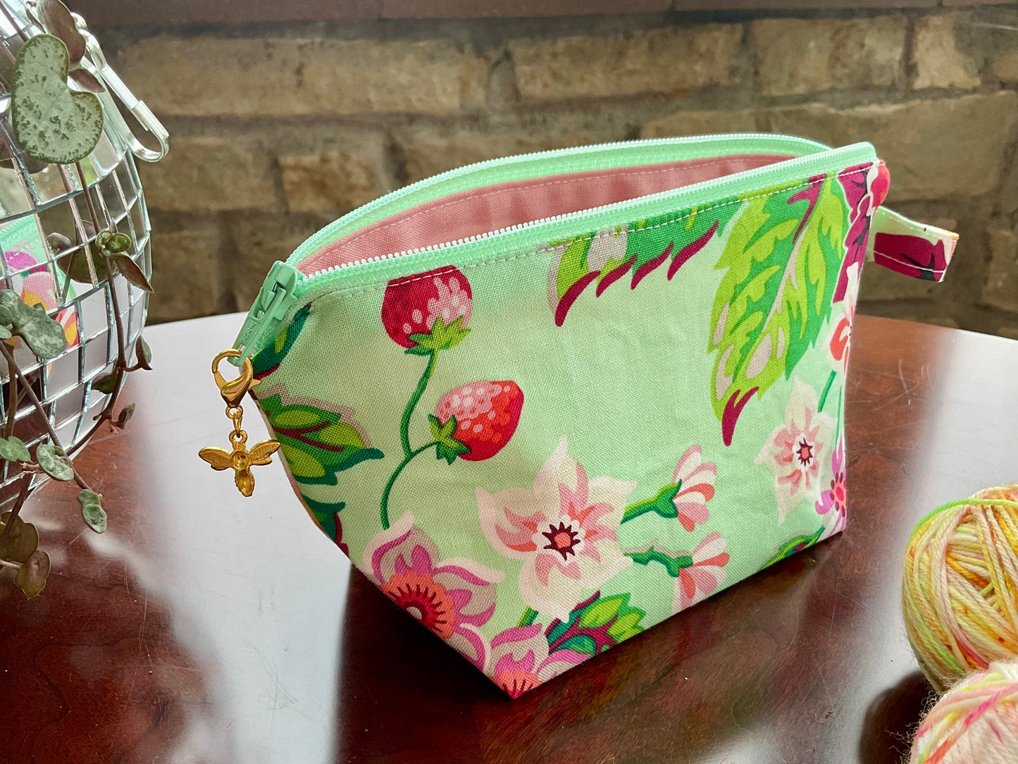 Notions pouch spring green