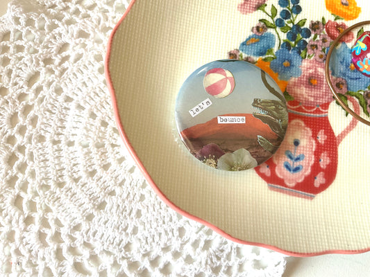 Dino Bouncer badge large